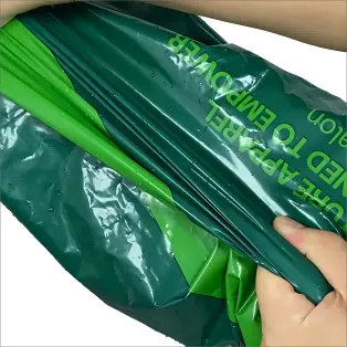 PE Courier poltsa berritzaileak ontziratzeko irtenbide fidagarriak eta ekologikoak eskaintzen ditu